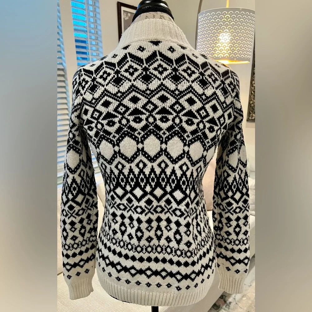 Christmas Snowflake Sweater Warm Holidays Fitted Small Cream Black - Picture 2 of 10